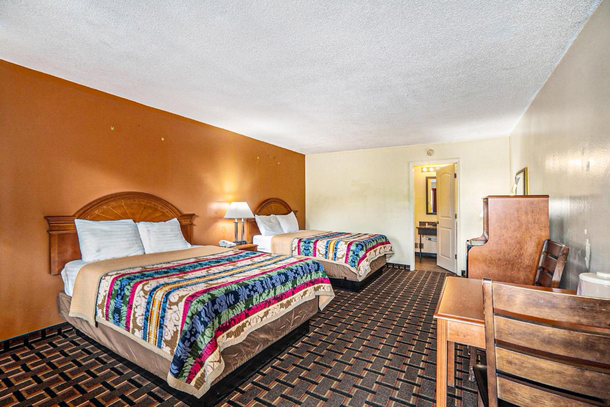 Great Lakes Inn & Suites South Haven Room photo